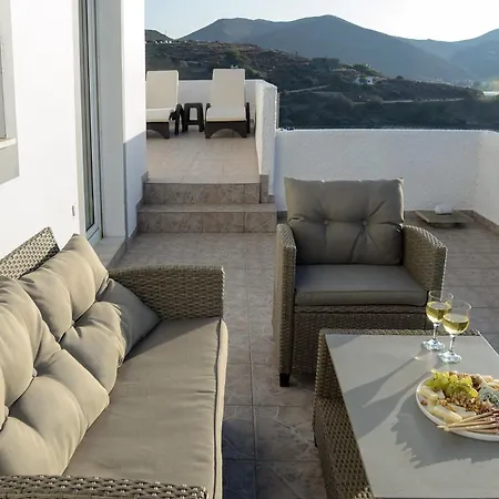 Gialiskari Studios *